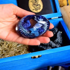 Drachenei Kristall mit detailgetreuer Drachenfigur im Inneren -    Zorenza