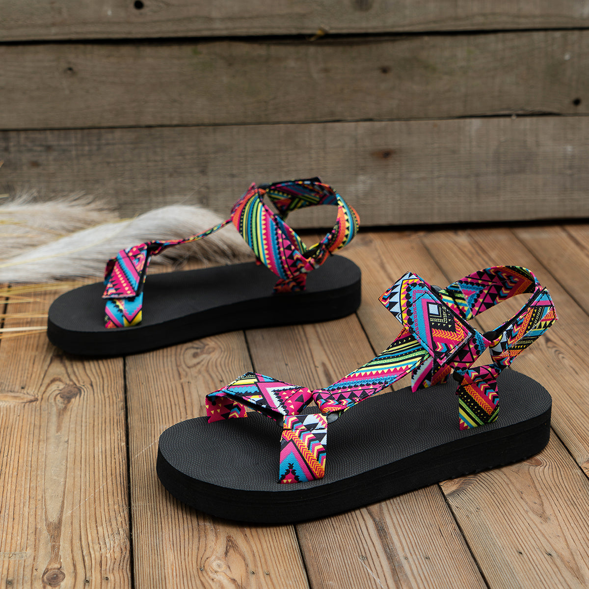 Damen-Sandalen mit Ethnomuster -    Zorenza