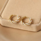Perlen-Creolen mit goldenem Draht – Elegantes Schmuckdesign -    Zorenza