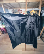 3-in-1 Regenponcho wasserdicht mit Kapuze — Poncho, Tarp & Schlafsackschutz -    Zorenza