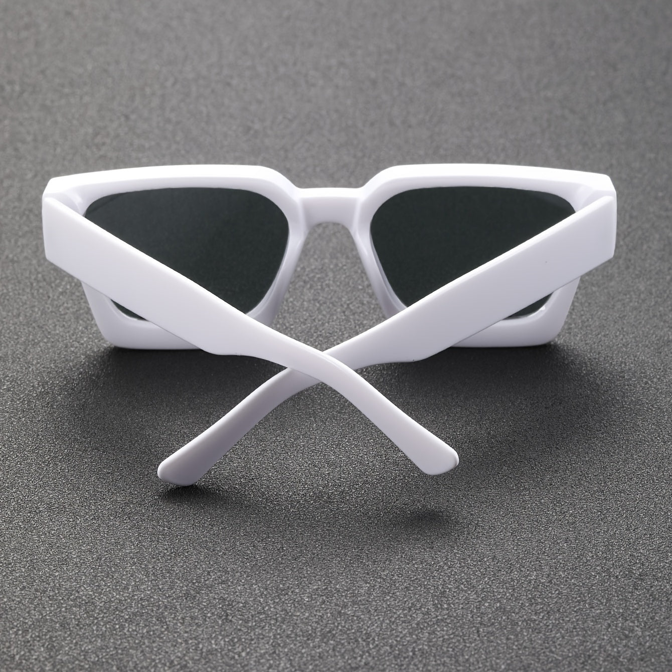 Sonnenbrille Y2K Retro – Eckiges Design für Damen und Herren -    Zorenza