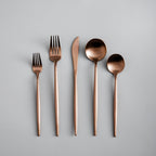 Besteckset Edelstahl 18/10 mit Titan-Finish – Minimalistisches Design -    Zorenza