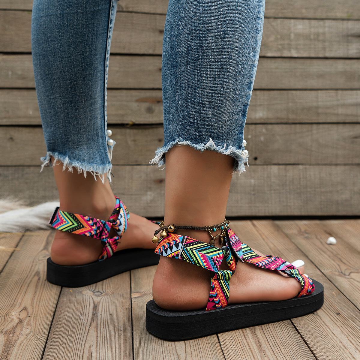 Damen-Sandalen mit Ethnomuster -    Zorenza