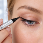 Eyeliner-Stift 2-in-1 mit Wimpernstempel-Set für untere Wimpern -    Zorenza