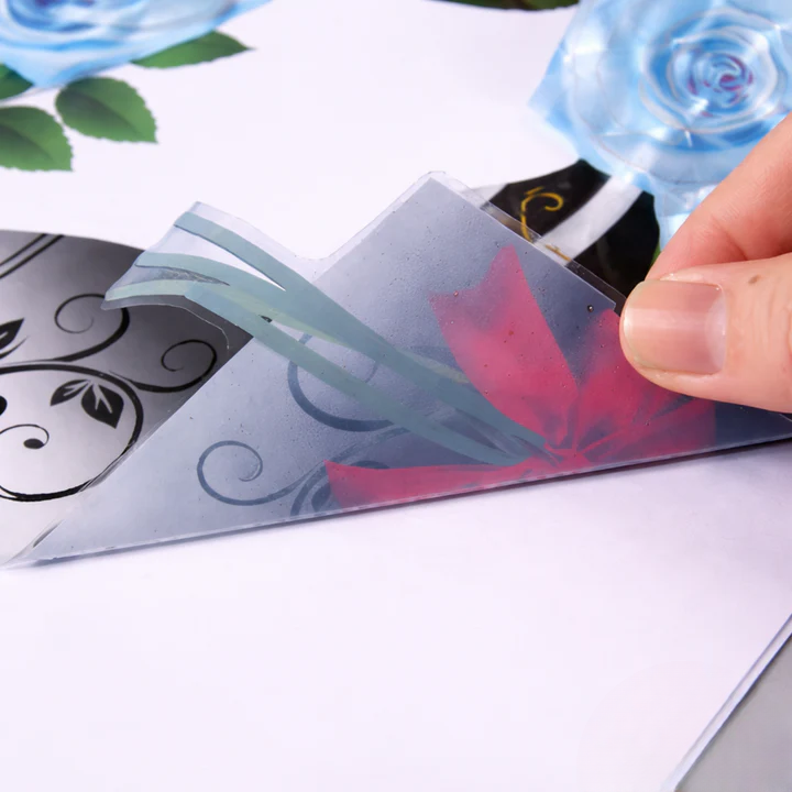 Blumen-Wandsticker mit Schmetterlingen – Selbstklebende Raumdekoration Zorenza