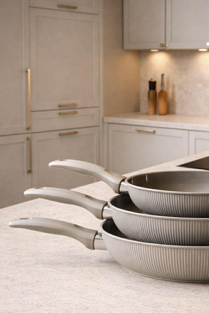 Pfannenset mit Rillen 3-teilig in Beige – 20, 24, 28 cm -    Zorenza