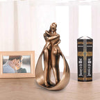 Umarmungs-Skulptur Paar Bronze – Dekorative Figur für Zuhause Zorenza