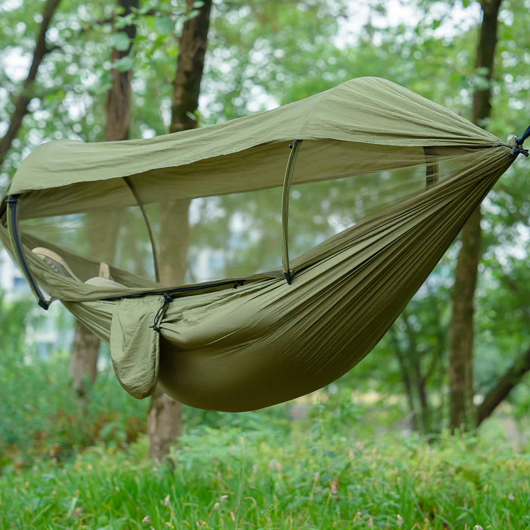 Outdoor-Hängematte Nylon 260x140cm mit Moskitonetz und Sonnenschutz – Wetterfest, leicht, kompakt für Camping, Garten und Reisen – Zorenza
