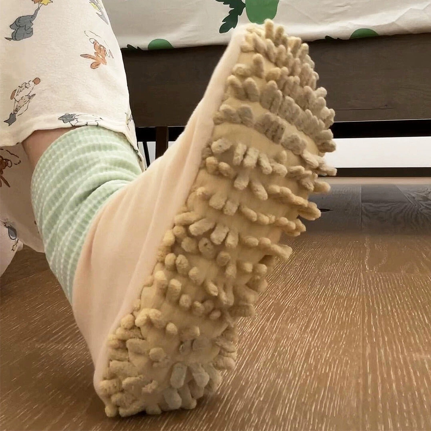 Reinigungspantoffeln mit Mikrofaser für mühelose Bodenreinigung -    Zorenza