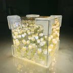 Tulpen-Leuchtbox mit Spiegeleffekt und LED-Licht -    Zorenza