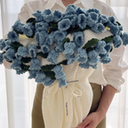 Blumenstrauß-Decke mit gehäkelten Blüten – Handgefertigt -    Zorenza