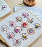 Blumen-Stickerei-Starter-Set – 12 Motive, komplett ausgestattet Zorenza