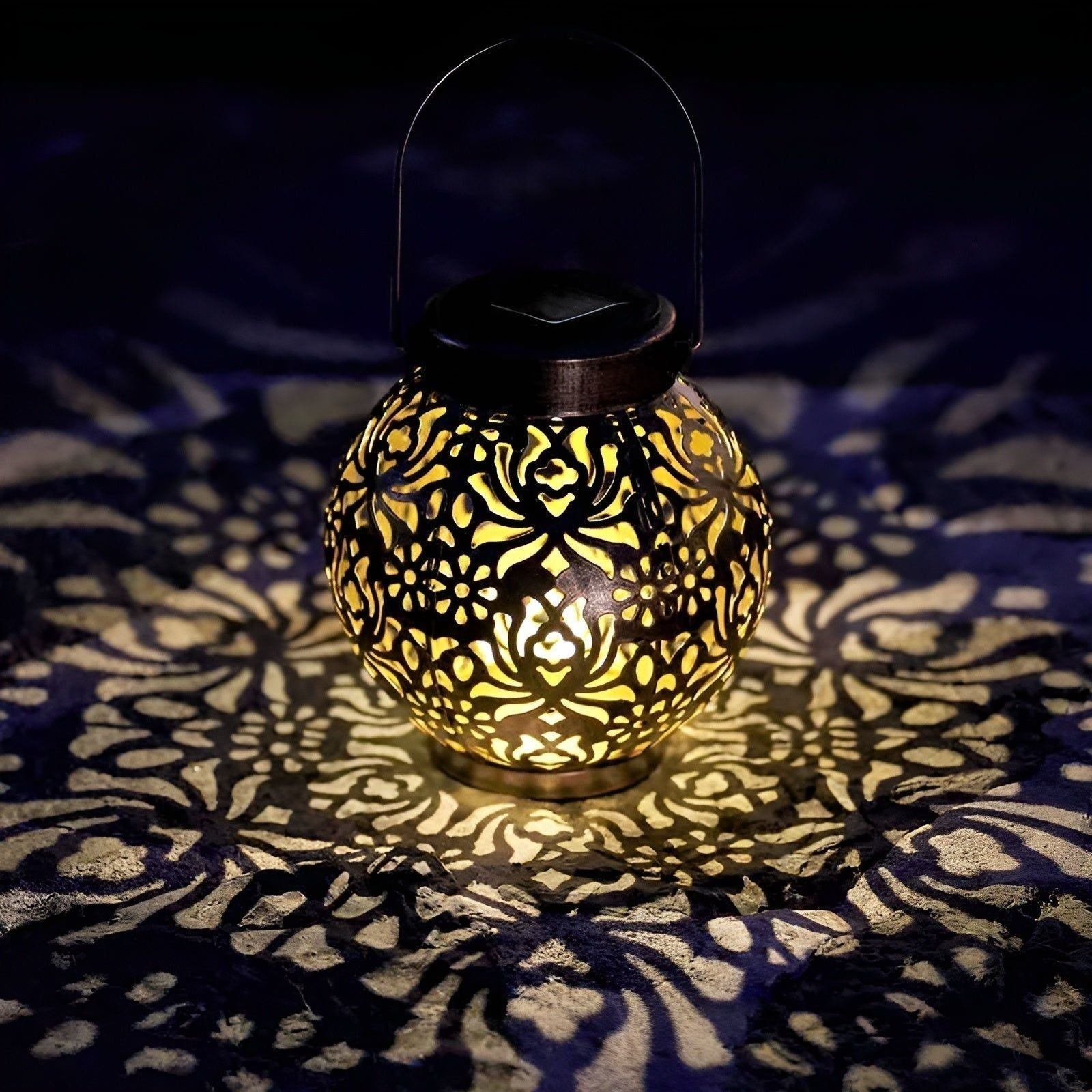 Solar-Gartenlampe mit Ornament-Design – Warmweißes LED-Licht -    Zorenza