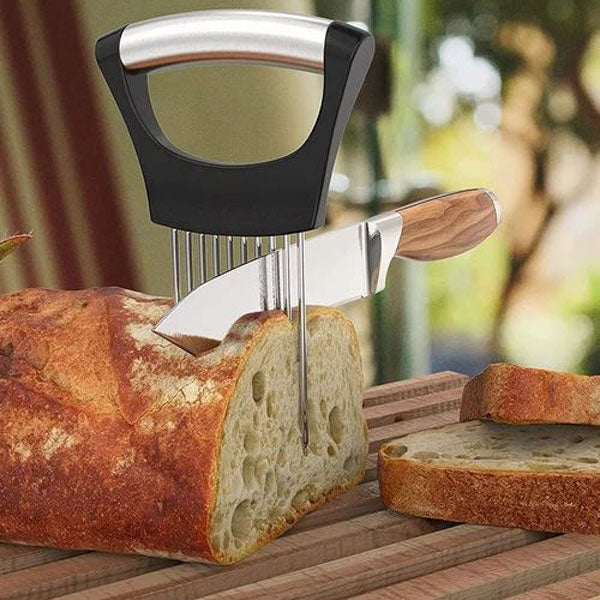 Zwiebelhalter Edelstahl mit Schneidehilfe – Sicheres Greifen -    Zorenza