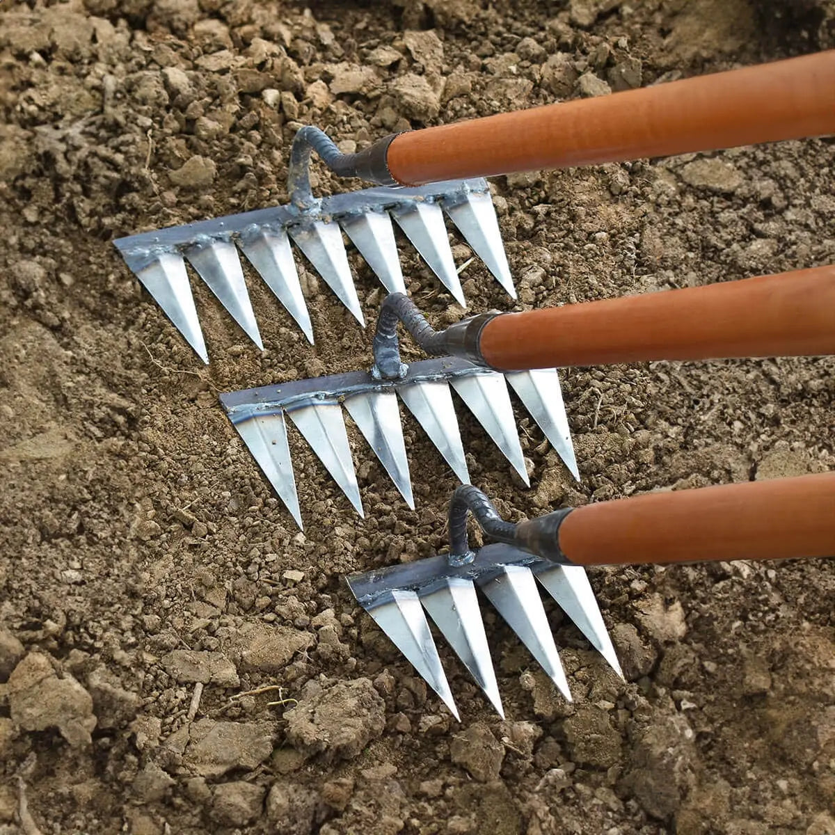 Gartenhacke aus Kohlenstoffstahl – Scharfe Zinken für Jäten und Bodenlockerung Zorenza