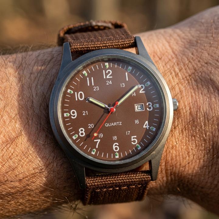 Militäruhr Quarz mit Canvasarmband und Leuchtzeigern -    Zorenza