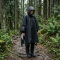 3-in-1 Regenponcho wasserdicht mit Kapuze — Poncho, Tarp & Schlafsackschutz -    Zorenza
