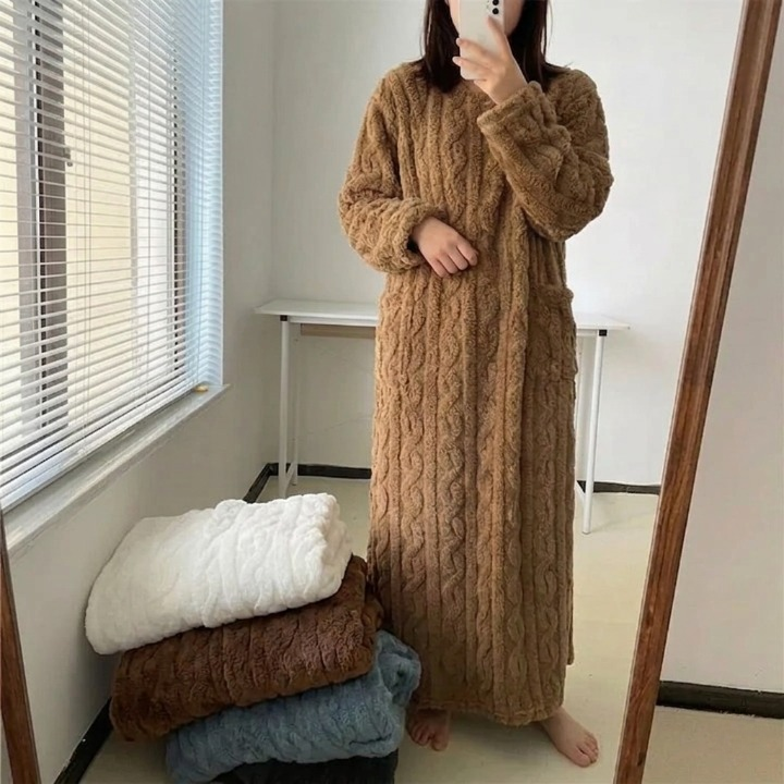 Fleece-Nachthemd – Gemütliche Wärme für kalte Nächte -    Zorenza
