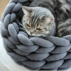 Gestrickter Tierkorb – gemütliches Nest für Katzen & Hunde Zorenza