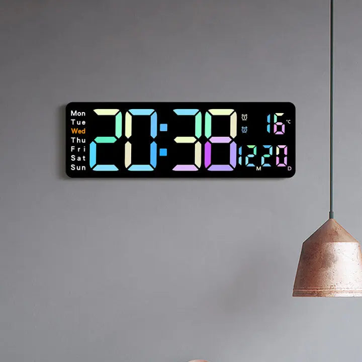 Große RGB Digitale Wanduhr Zorenza