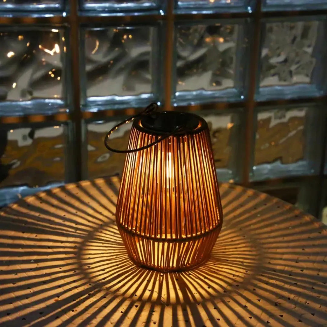 Handgewebte Solar-Gartenlaterne – Wasserdichtes Rattan-LED-Licht Zorenza