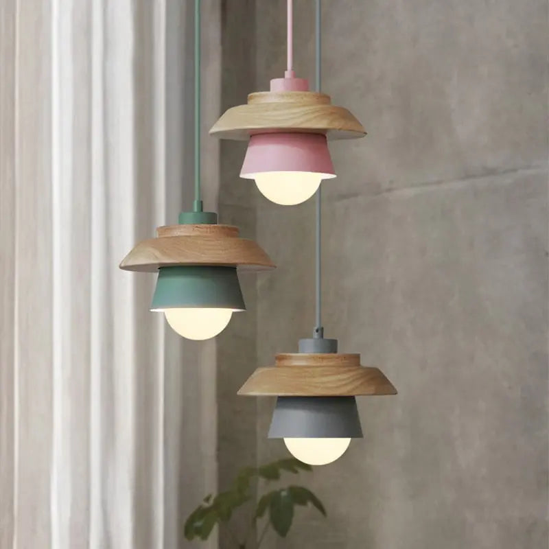 Holz-Pendelleuchte im nordischen Design Zorenza