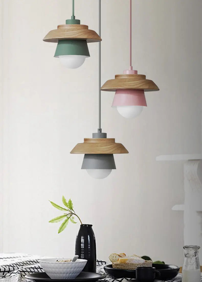 Holz-Pendelleuchte im nordischen Design Zorenza