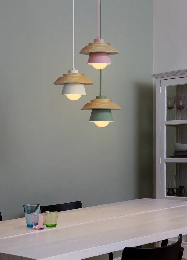 Holz-Pendelleuchte im nordischen Design Zorenza