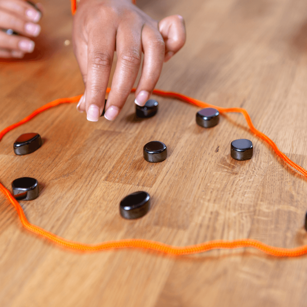 Magnetisches Schachspiel – Reiseschach mit magnetischen Figuren -    Zorenza