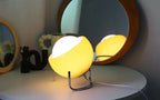 Kugelförmige Tischlampe mit warmem LED-Licht – im Retro-Stil Zorenza