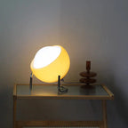 Kugelförmige Tischlampe mit warmem LED-Licht – im Retro-Stil Zorenza