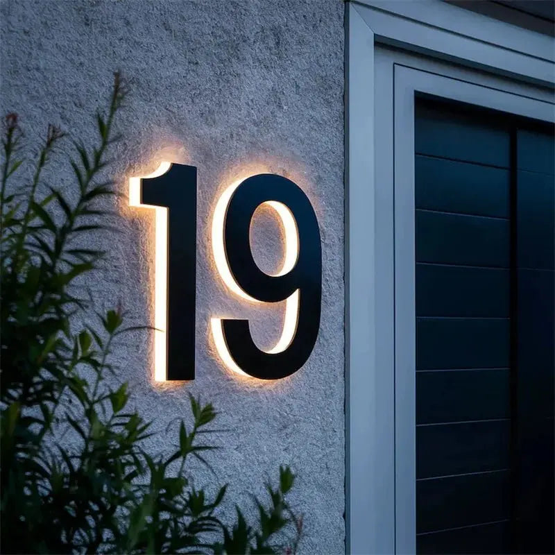 LED-Hausnummer – Gut sichtbar bei Tag und Nacht Zorenza