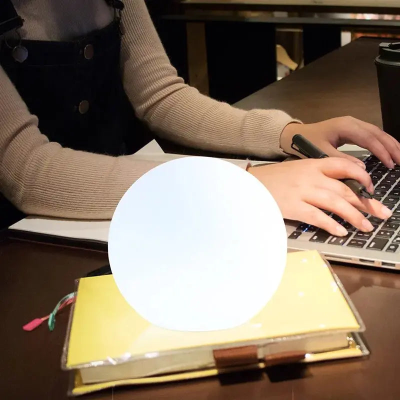 LED-Kugellampe mit 16 Farben und Fernbedienung Zorenza