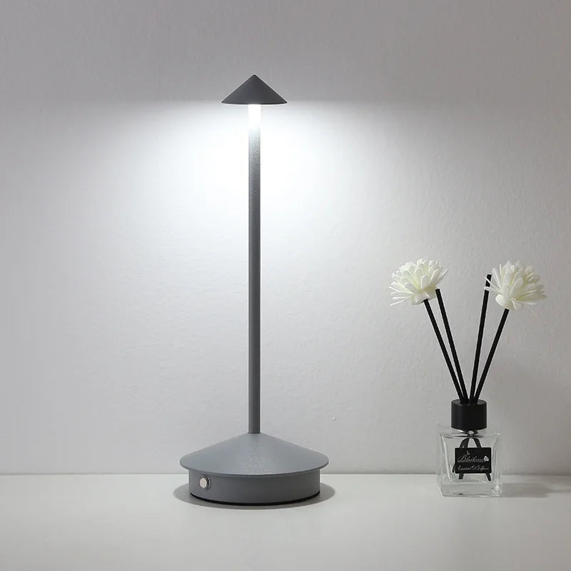 LED Tischleuchte mit Touch-Sensor – Dimmbar und kabellos -    Zorenza
