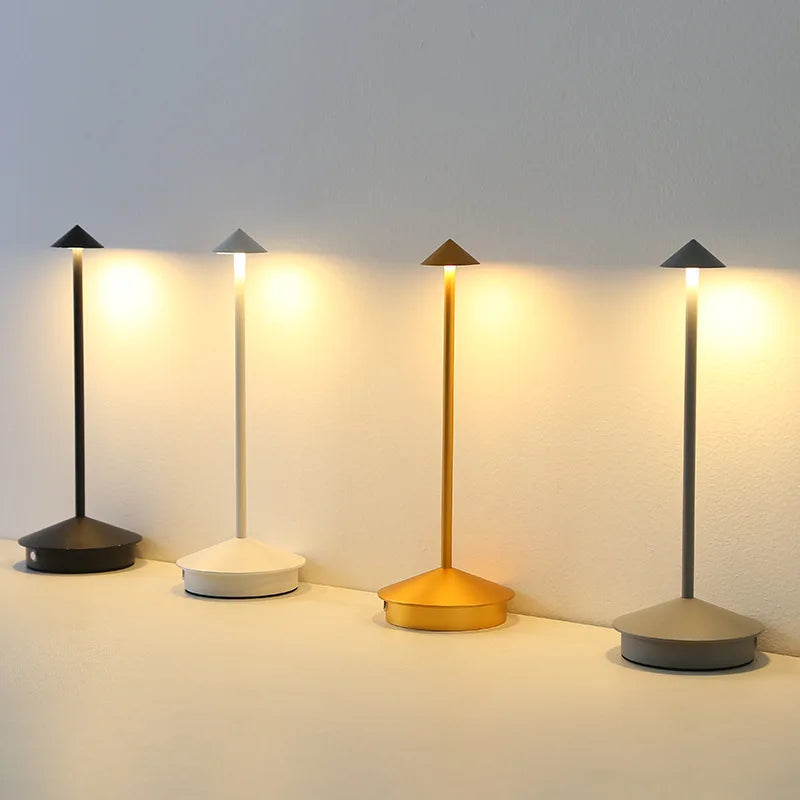 LED Tischleuchte mit Touch-Sensor – Dimmbar und kabellos -    Zorenza