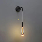 LED-Wandleuchte im Tropfendesign aus Glas Zorenza