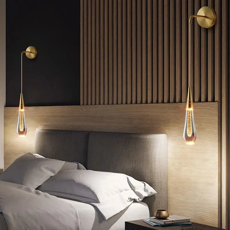 LED-Wandleuchte im Tropfendesign aus Glas Zorenza
