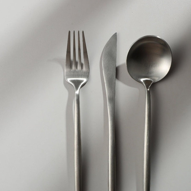 Besteckset Edelstahl 18/10 mit Titan-Finish – Minimalistisches Design -    Zorenza