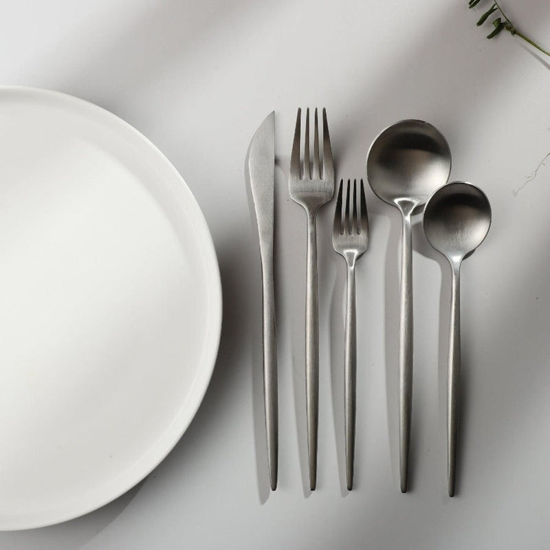 Besteckset Edelstahl 18/10 mit Titan-Finish – Minimalistisches Design -    Zorenza