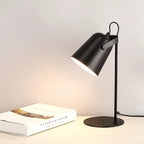 Nordische Tischlampe mit verstellbarem Schirm Zorenza