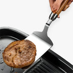Quadratischer Wender mit Holzgriff – Präzises Wenden für Grill und Pfanne Zorenza