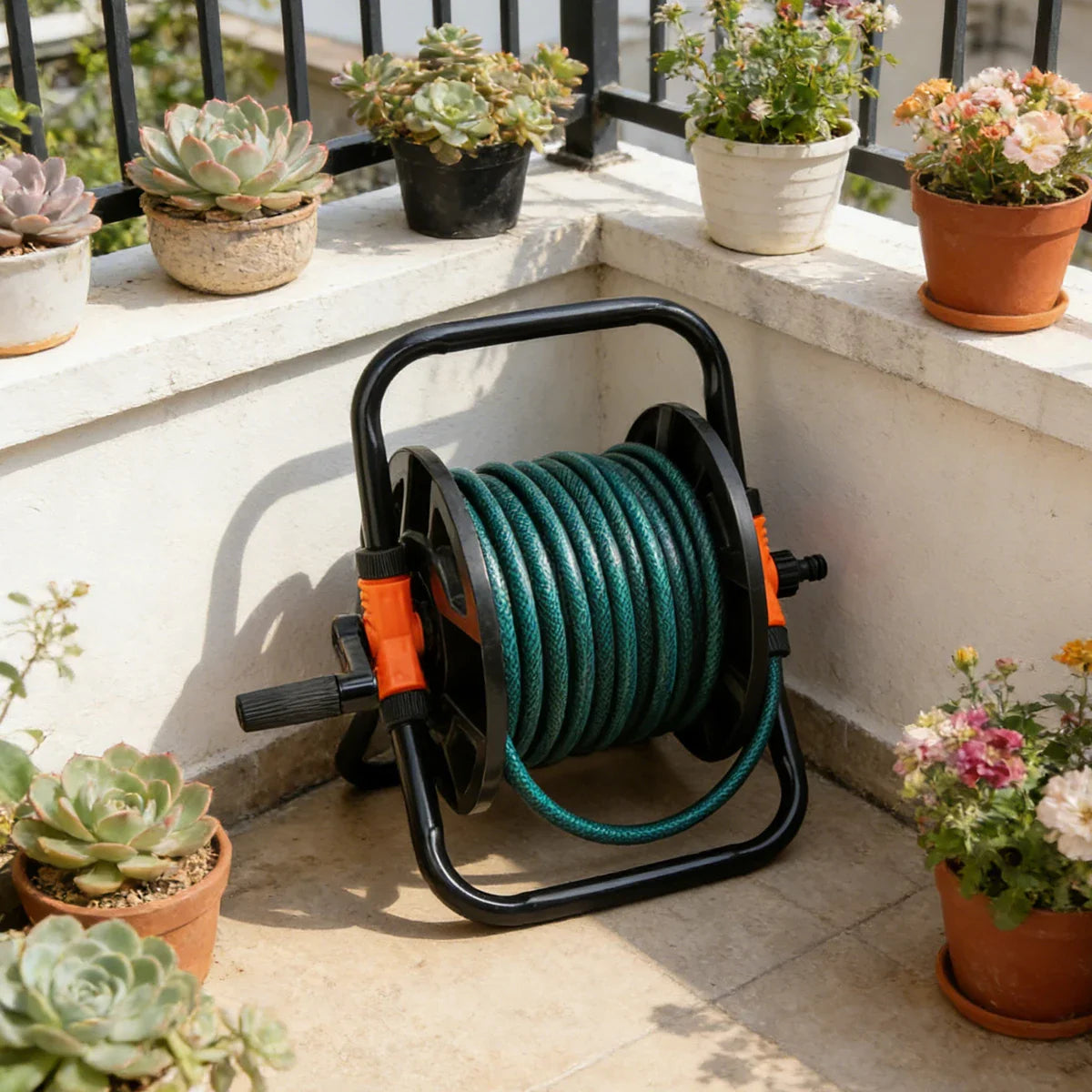 Tragbare Gartenschlauchtrommel mit Kurbelgriff – Ordentliche Aufbewahrung für jeden Garten Zorenza