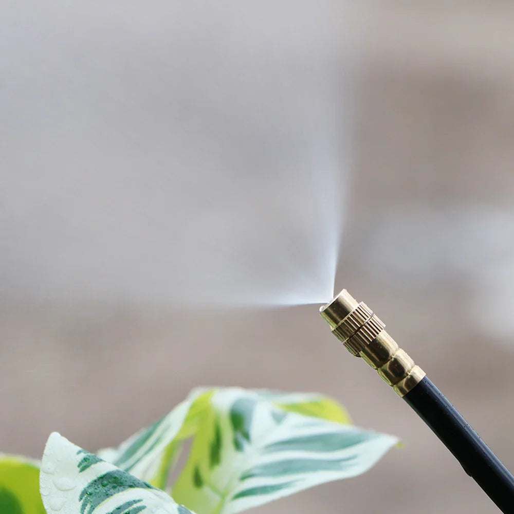Garten-Bewässerungsset mit Vernebelungsdüsen – 20 m Schlauch mit 20 Sprinklerdüsen Zorenza