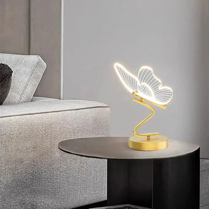 Schmetterling LED-Tischleuchte mit Acrylflügeln – Warmes Dekoratives Licht Zorenza