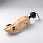 Schuhspanner aus Holz mit Ballenschutz Zorenza