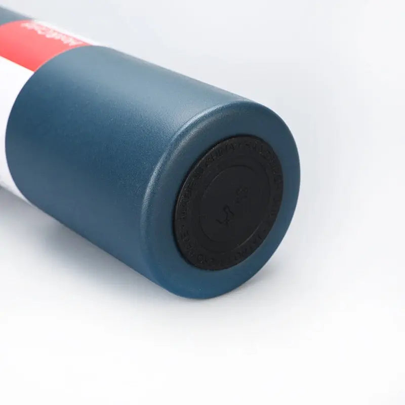 Thermoskanne Geschenkset mit 3 Bechern – Warm & Kalt, 500 ml Zorenza