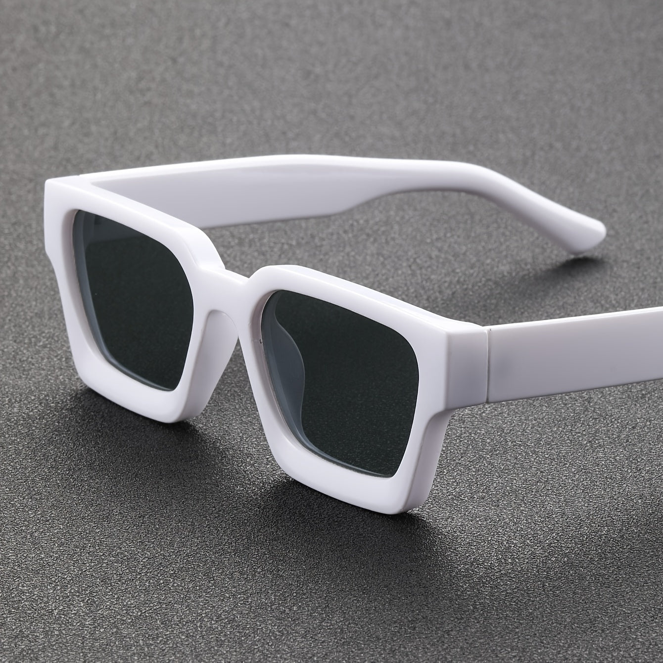 Sonnenbrille Y2K Retro – Eckiges Design für Damen und Herren -    Zorenza