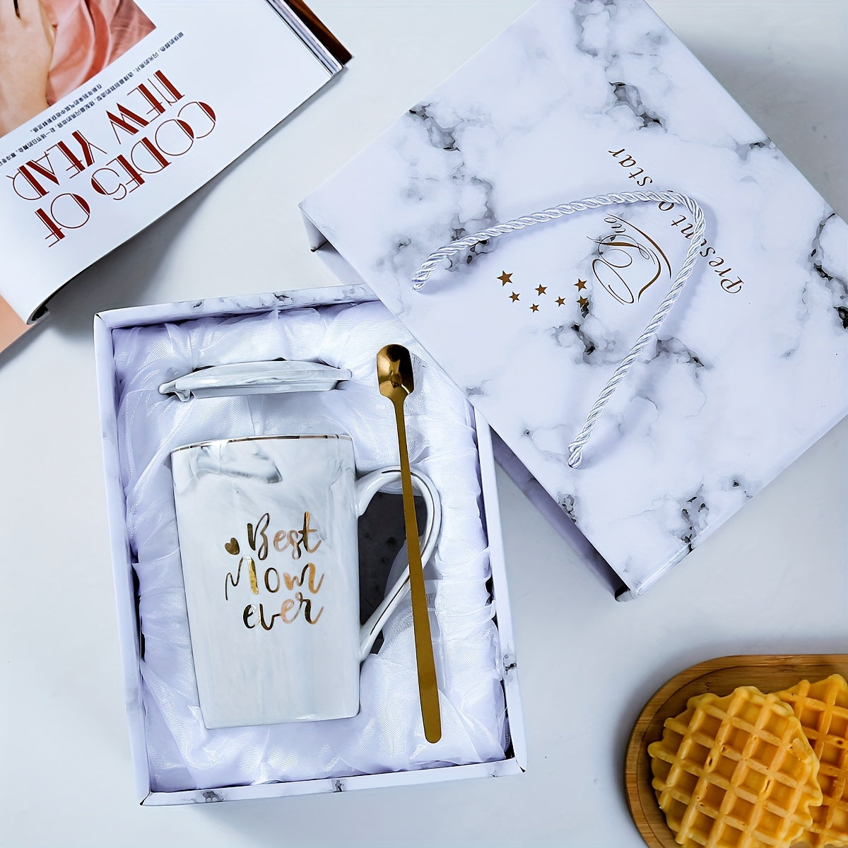 Kaffeetasse mit Deckel und Löffel – Marmoroptik -    Zorenza