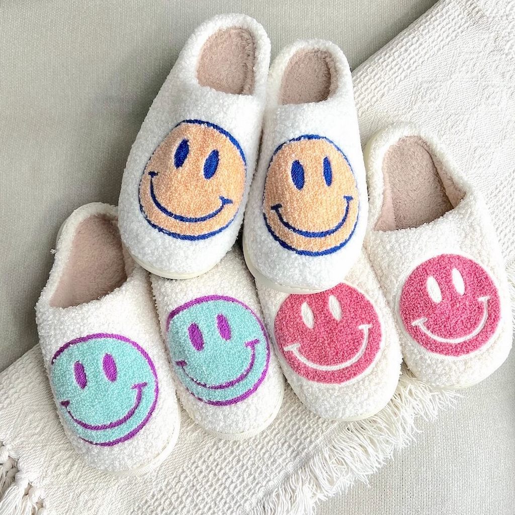 Hausschuhe Plüsch mit Smiley-Motiv -    Zorenza