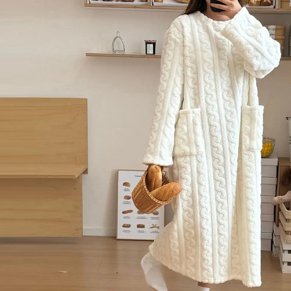 Fleece-Nachthemd – Gemütliche Wärme für kalte Nächte -    Zorenza